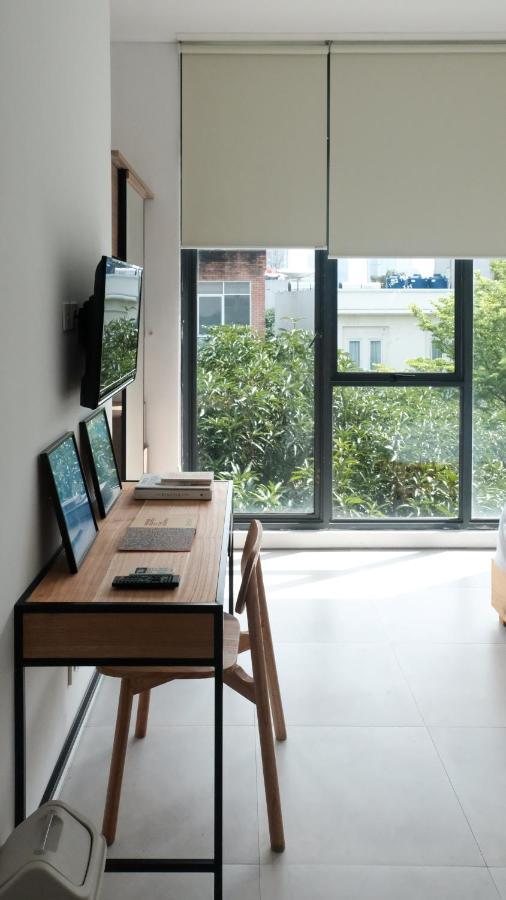 Tengah Tengah Jakarta Exterior photo