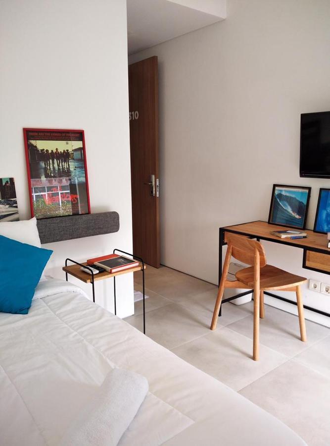 Tengah Tengah Jakarta Exterior photo