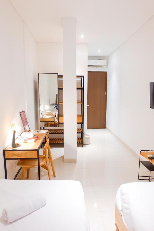 Tengah Tengah Jakarta Exterior photo